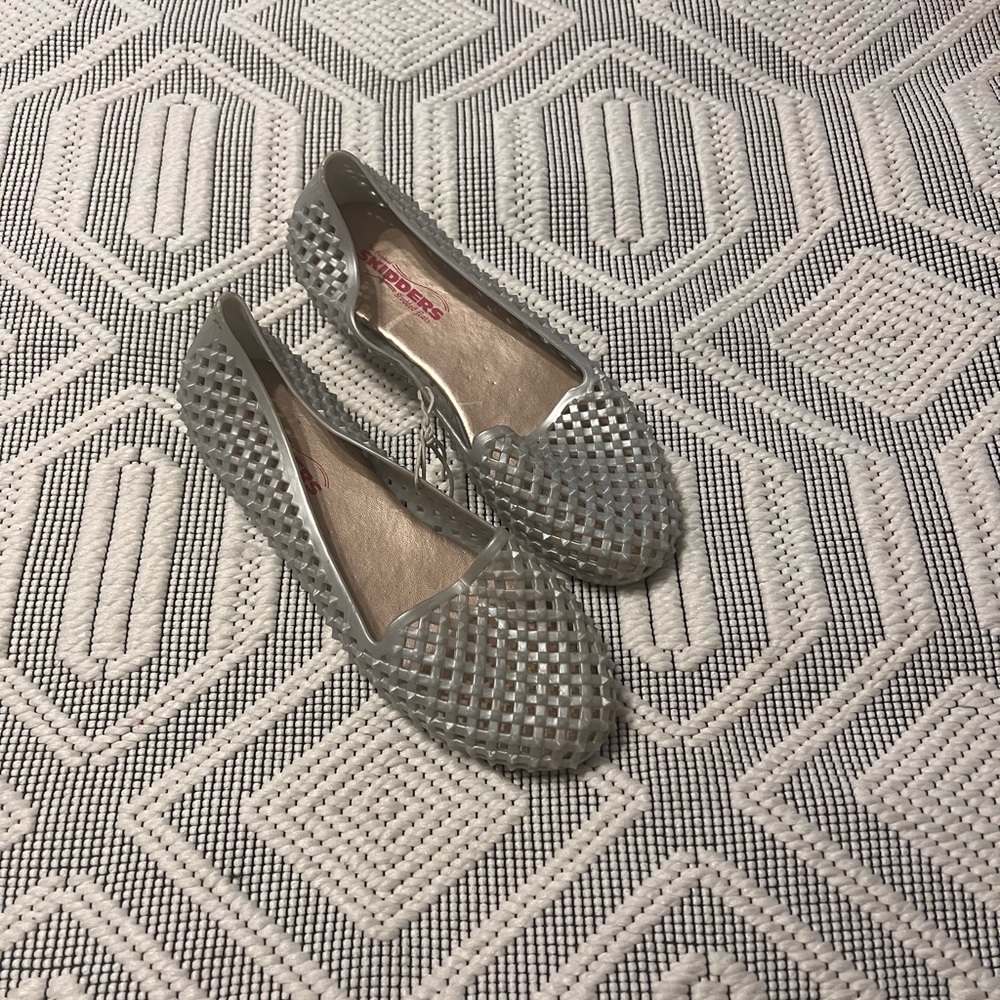 Stylish Silver Women's Flats